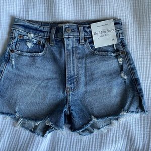 Abercrombie high rise mom short